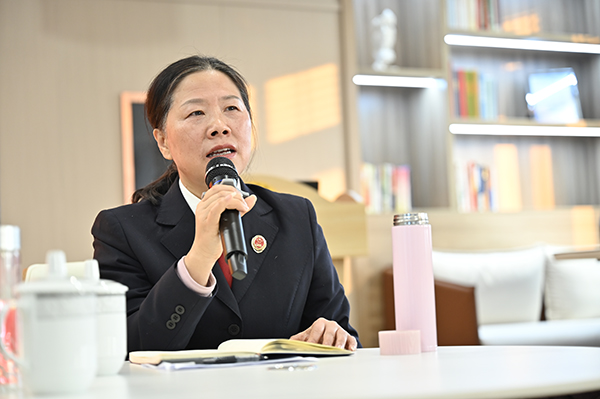 泰州市院第八检察部主任李爱华受邀来射授课