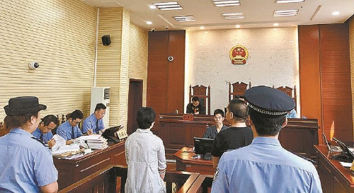重庆五分院:引导侦查并依法公诉后两名被告人被当庭宣判      庭审